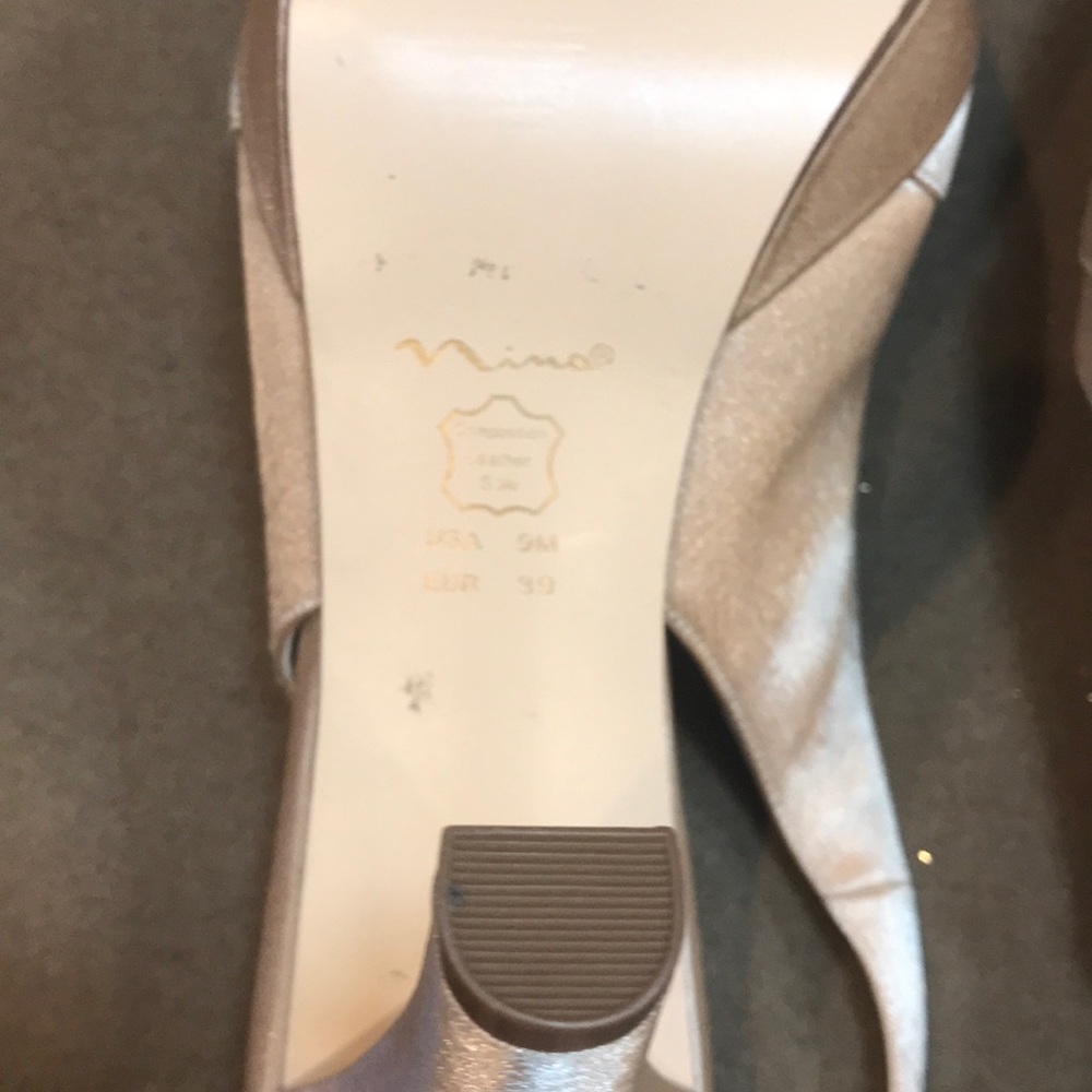 Like New Nina gold satin rhinestone heels - Picture 8 of 8
